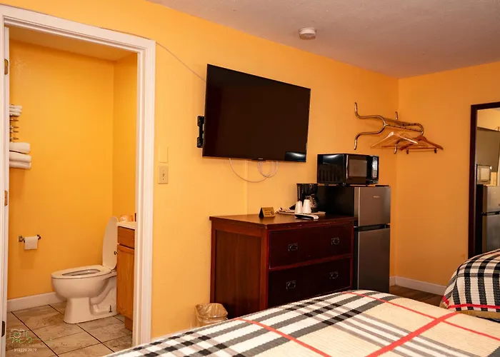 Indian Mound Motel 2*