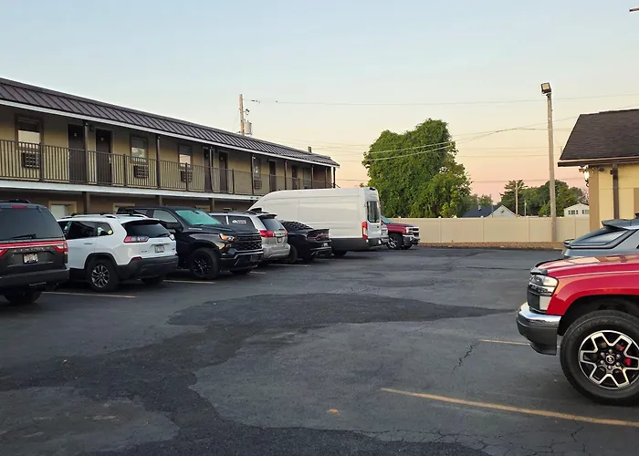 Indian Mound Motel 2*