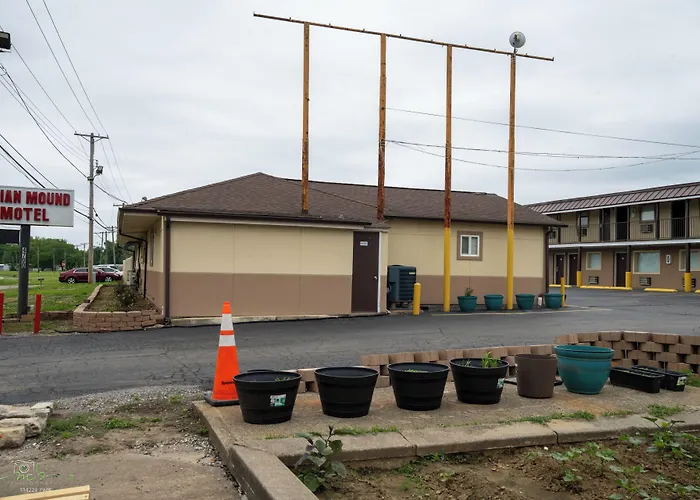 Indian Mound Motel 2*