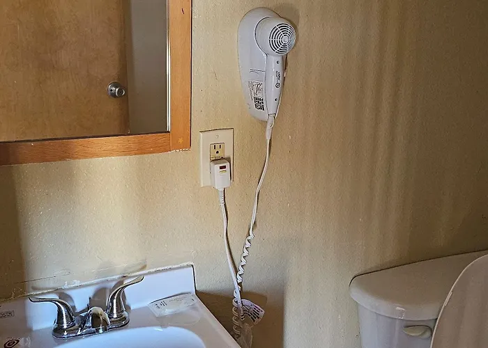 Indian Mound Motel 2*